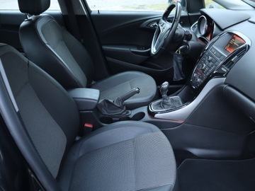 Opel Astra J GTC 1.4 Turbo ECOTEC 140KM 2015 Opel Astra 1.4 T, GAZ, Skóra, Klima, Klimatronic, zdjęcie 8