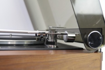 Проигрыватель проигрывателя LENCO L 75