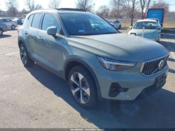 Volvo XC40 2024 Volvo XC 40 B5 Plus Bright Theme 2024 2.0 Benzyna 247KM, zdjęcie 6