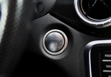 Mercedes CLA C117 Shooting Brake Facelifting 1.6 180 122KM 2018 Mercedes-Benz CLA 1.6 benzyna _ 122 KM _ 1.6 Benzyna 122KM, zdjęcie 19