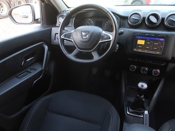 Dacia Duster II SUV 1.6 SCe 115KM 2018 Dacia Duster 1.6 SCe, Navi, Klima, Tempomat, zdjęcie 6