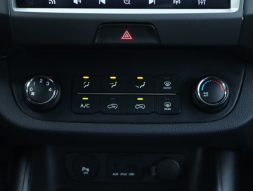 Kia Sportage III SUV 1.7 CRDi 116KM 2011 Kia Sportage 1.7 CRDi, Klima, Tempomat, zdjęcie 14