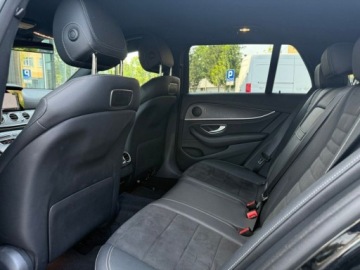 Mercedes Klasa E W213 Kombi Plug-in Facelifting 2.0 E300de 306KM 2020 Mercedes-Benz Klasa E 300 DE hybryda plug-In pakiet AMG serwis ASO pakiet, zdjęcie 5