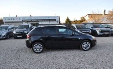 Opel Astra J Hatchback 5d 1.4 Turbo ECOTEC 140KM 2012 Opel Astra 1.4 Benzyna Xenon Tempomat Cz. parkowania Klimatyzacja 1.4 140KM, zdjęcie 5