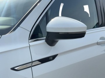 Volkswagen Tiguan Allspace SUV Facelifting 2.0 TSI 190KM 2022 Volkswagen Tiguan Allspace 2.0 TSI 190 KM 4Mot. R-Line DSG, Niski przebieg, zdjęcie 8