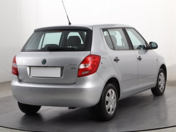 Skoda Fabia II Hatchback Facelifting 1.2 HTP 60KM 2011 Skoda Fabia 1.2, Salon Polska, Klima, Parktronic, zdjęcie 4