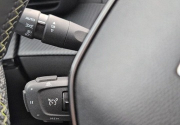 Peugeot 2008 II e-SUV Facelifting Elektryczny 54kWh 156KM 2023 Peugeot 2008 e-2008 54kWh GT SalonPL 156KM Najmocnieszy Bogata Opcja Od Re, zdjęcie 17