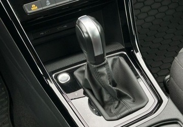 Volkswagen Touran III 1.5 TSI EVO 150KM 2023 Volkswagen Touran Highline Pakiety, ACC, Digital Cockpit, Kamera cofania,, zdjęcie 24