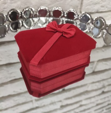 ОЖЕРЕЛЬЕ ЗНАМЕНИТОСТИ С БУКВОЙ K, ХИРУРГИЧЕСКАЯ СТАЛЬ