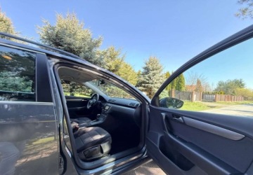 Volkswagen Passat B7 Variant 2.0 TDI CR DPF BlueMotion 140KM 2013 Volkswagen Passat Volkswagen Passat 2.0 TDI Highline DSG 2.0 Diesel 140KM, zdjęcie 22