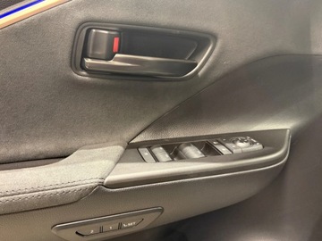 Toyota C-HR II SUV 1.8 Hybrid 140KM 2025 Od ręki - Executive 1.8 Hybrid 140KM | Podgrzewane fotele!, zdjęcie 4