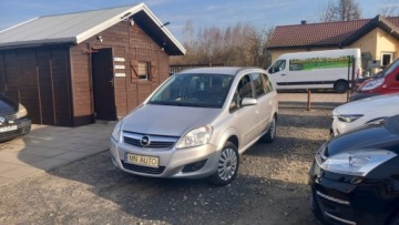 Opel Zafira B 1.8 ECOTEC 140KM 2008 Opel Zafira Opel Zafira B 2008 rok 1.8 benzyna 140 KM 7 osob 1.8 Benzyna, zdjęcie 8