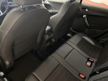 Peugeot 2008 I SUV Facelifting 1.2 PureTech 110KM 2018 Peugeot 2008 1.2 Pure Tech Style S&amp;S EAT6 I (2013-, zdjęcie 10