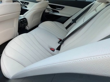 Mercedes Klasa E W214 Sedan 2.0 220d 197KM 2025 220 d 4-Matic AMG Sedan 2.0 (197KM) 2025, zdjęcie 8