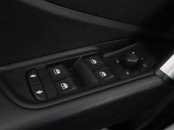 Audi Q2 SUV 2.0 TDI 150KM 2017 Audi Q2 4x4 S-tronic full LED navi klima auto, zdjęcie 32