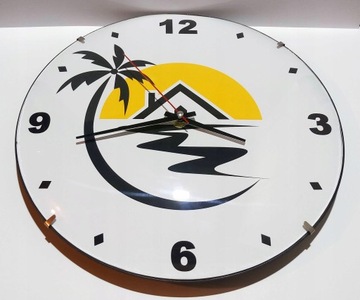 Большие настенные часы с логотипом вашей компании.