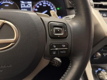 Lexus NX I SUV 300h 197KM 2017 Lexus NX 300h Comfort AWD I (2014-2021) Lexus NX 3, zdjęcie 13