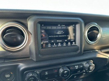 Jeep Wrangler IV Sport 4d Seria 5  2.0 GME Turbo  272KM 2019 Jeep Wrangler Sahara 2.0T 272KM 4x4 2019r. Hardtop, zdjęcie 22