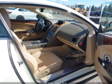 Aston Martin DB9 Coupe 5.9 i V12 48V 450KM 2007 Aston Martin DB9 2007r., 5.9L 5.9 Benzyna 450KM, zdjęcie 9