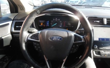 Ford Fusion 2020 Ford Fusion 2020r, 1.5 Benzyna. Uszkodzone prawy bok. Jezdzi. 1.5 Benzyna, zdjęcie 24