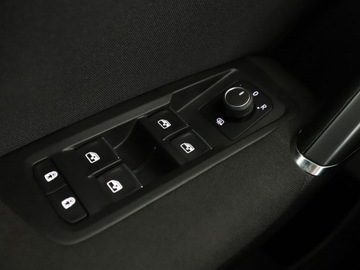 Volkswagen Touran III 1.4 TSI 150KM 2017 Volkswagen Touran 7 os. DSG navi klima auto grzane, zdjęcie 34