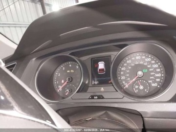Volkswagen Tiguan II 2021 Volkswagen Tiguan 2021 VOLKSWAGEN TIGUAN 2.0T SE2.0T SE R-LINE 2.0 Benzyna, zdjęcie 11