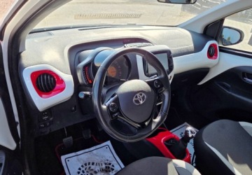 Toyota Aygo II Hatchback 5d 1.0 VVT-i 69KM 2016 Toyota Aygo 1,0 Ben Klima 69 km Benzyna 69KM, zdjęcie 5