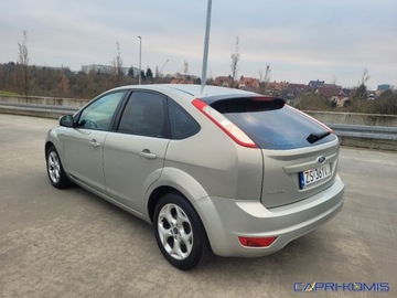 Ford Focus II Hatchback 5d 1.6 Duratec 100KM 2010 Ford Focus 1.6i Klimatronik I wlasciciel Bezwypadkowy 1.6 Benzyna 100KM, zdjęcie 3