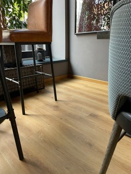 Клеящиеся виниловые панели IVC Традиционный Дуб 1832