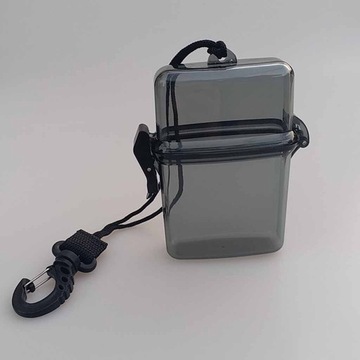 Водонепроницаемый чехол для дайвинга с серфингом на лодке.