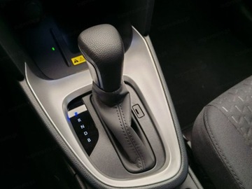 Toyota 2025 Od ręki - Style 1.5 Hybrid AWD 116KM | Tempomat adaptacyjny!, zdjęcie 9