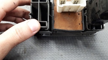 777193 PŘEPÍNAČ ZRCÁTKO TOYOTA YARIS P1