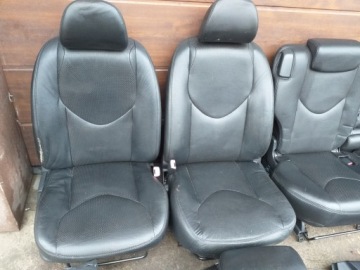 Кожаная проставка на заднее сиденье Toyota Rav4 III VAN