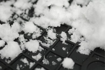 РЕЗИНОВЫЕ КОВРИКИ ПОДДОННИКА MERCEDES C class W201