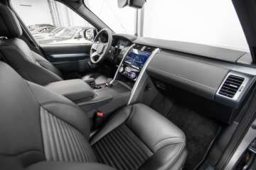 Land Rover Discovery V Terenowy Facelifting 3.0D I6 249KM 2024 Land Rover Discovery D250 Dynamic SE. 7-osobowy., zdjęcie 17