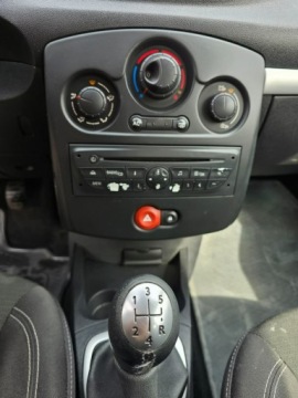 Renault Clio III Hatchback 5d 1.2 i 16V 75KM 2009 Renault Clio Benzyna 1.2 - 2009r, zdjęcie 7