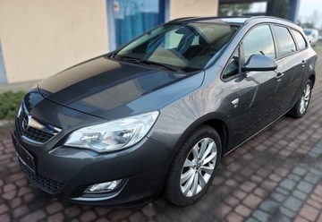 Opel Astra J Sports Tourer Facelifting 1.4 Turbo ECOTEC 120KM 2012 OPEL ASTRA J 1.4 Turbo 150 Lat Opla, zdjęcie 2