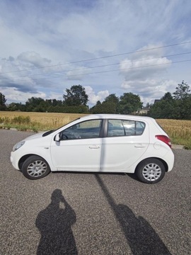 Hyundai i20 I Hatchback 5d Facelifting 1.2 DOHC 85KM 2012 Samochód osobowy HYUNDAI i20 1.2 benzyna 78KM, zdjęcie 5