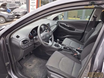 Hyundai i30 III Hatchback 1.6 CRDI DPF 95KM 2017 Hyundai i30 1,6 crdi klima elektryka alu wspomaganie oplacony 1.6 Diesel, zdjęcie 9