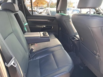 Toyota Hilux VIII Podwójna kabina Facelifting 2.8 D-4D 204KM 2023 Toyota Hilux 2.8 D-4D Double Cab Invincible 4x4 Hi, zdjęcie 13