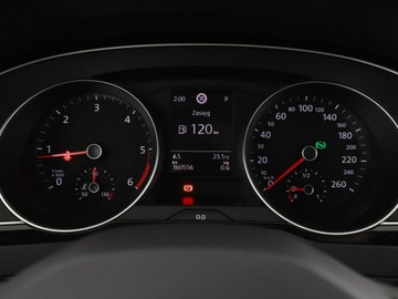 Volkswagen Passat B8 Variant 2.0 TDI BlueMotion SCR 150KM 2019 Volkswagen Passat navi czujniki parkowania, zdjęcie 21