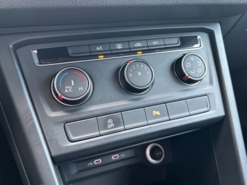 Volkswagen Touran III 1.5 TSI EVO 150KM 2021 Volkswagen Touran 1.5 TSI EVO Comfortline Plus. VAT Marza 1.5 Benzyna, zdjęcie 28