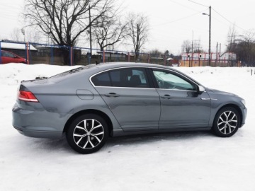 Volkswagen Passat B8 Limousine 1.6 TDI BlueMotion Technology 120KM 2017 VW PASSAT 1.6 TDI Comfortline , Pakiet R-line, Automat, 2x Klucz, Nawigacja, zdjęcie 11