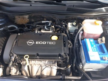 Opel Astra J Hatchback 5d 1.6 Twinport ECOTEC 115KM 2009 Opel Astra OPEL ASTRA H 1600 benzyna super stan 1.6 Benzyna 115KM, zdjęcie 29