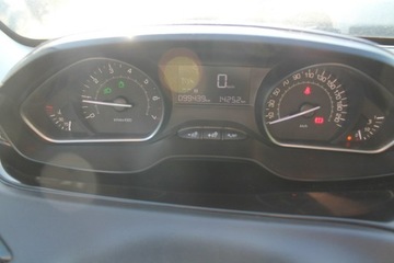 Peugeot 208 I 2018 Peugeot 208 ROK 2018 POJ 1,2 68 KM, zdjęcie 13