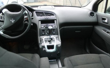 Peugeot 5008 I Minivan Facelifting 1.6 BlueHDi 120KM 2015 Peugeot 5008 1.6 Diesel 120KM, zdjęcie 9