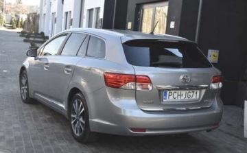 Toyota Avensis III Wagon Facelifting 2.2 D-4D 150KM 2013 Toyota Avensis Toyota Avensis 2.2 D-4D Premium 2.2 Diesel 150KM, zdjęcie 4