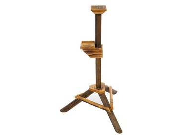 Кормушка для птиц стоячая на ножке.