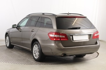 Mercedes Klasa E W212 Kombi 250 CGI BlueEFFICIENCY 204KM 2010 Mercedes E E 250, Automat, Skóra, Navi, Klima, zdjęcie 3