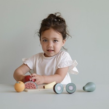 МАЛЕНЬКАЯ ГОЛЛАНДСКАЯ ДЕРЕВЯННАЯ ДОСКА С ФРУКТАМИ